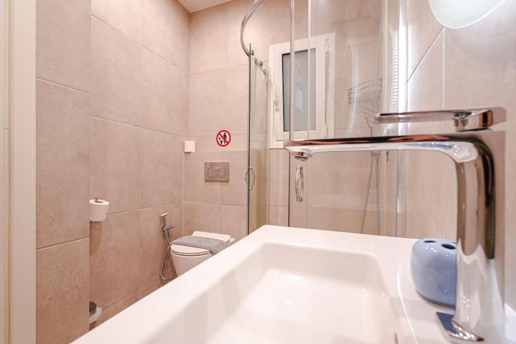 Syntagma Square, 60Sqm Dream Suite Athén Kültér fotó